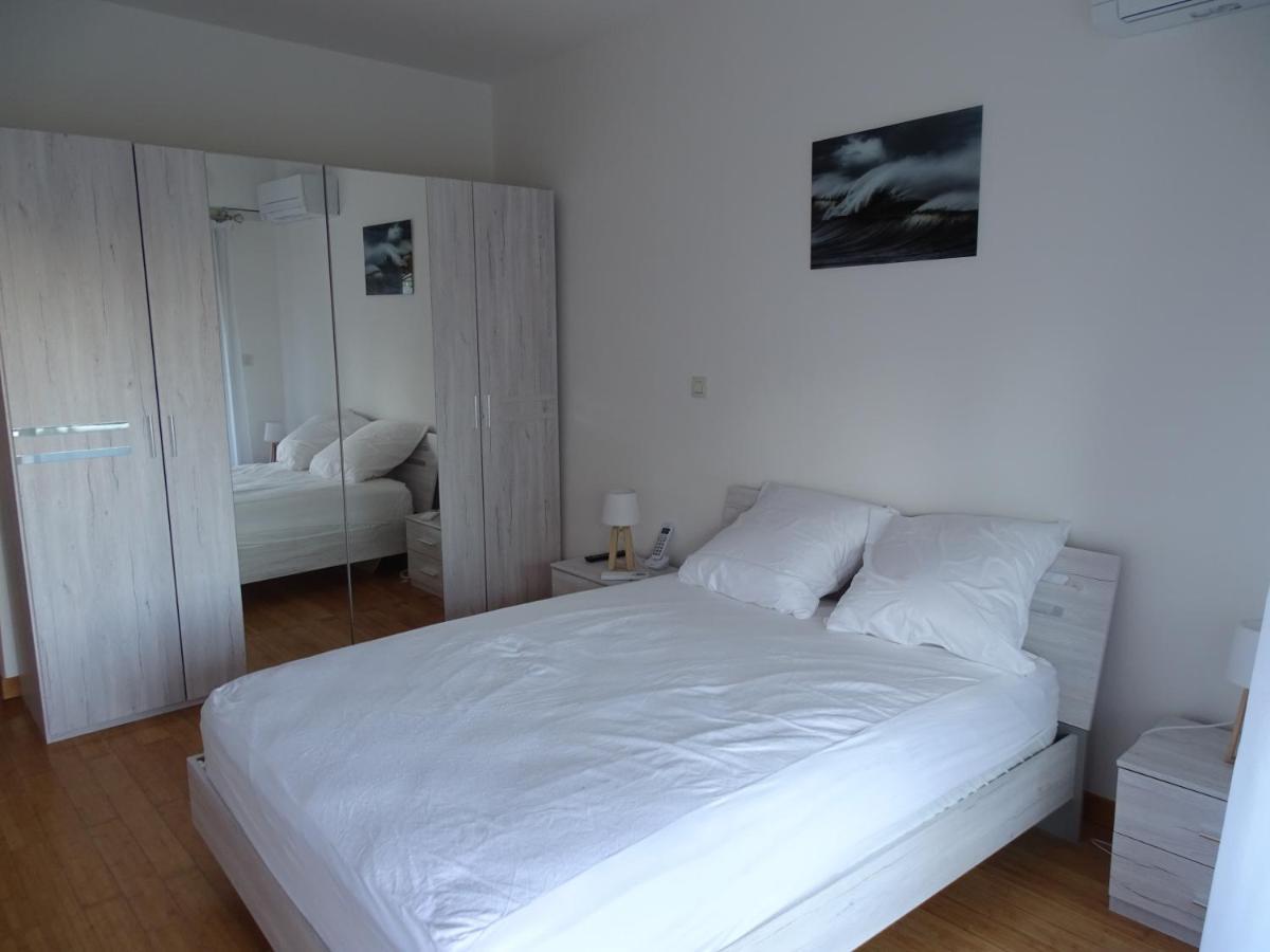 Appartement Bord De Mer Marina Baie Des Anges Villeneuve-Loubet Exterior photo